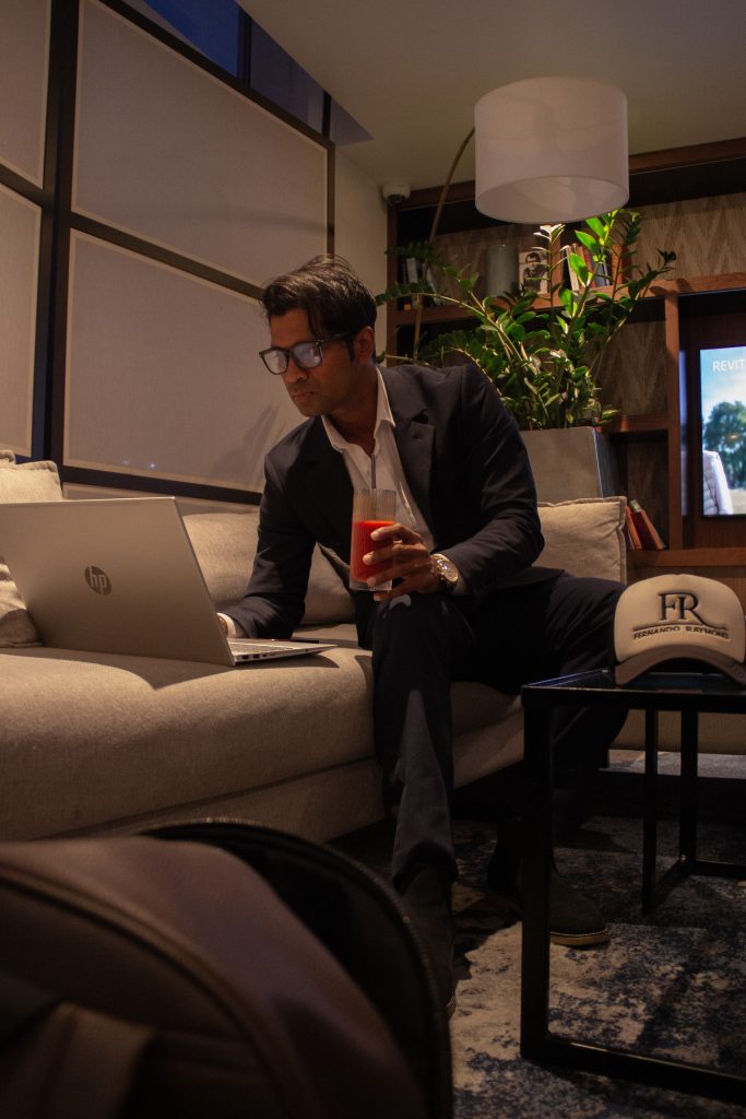 Fernando-Raymond-at-the-Doubletree-by-Hilton-Excel