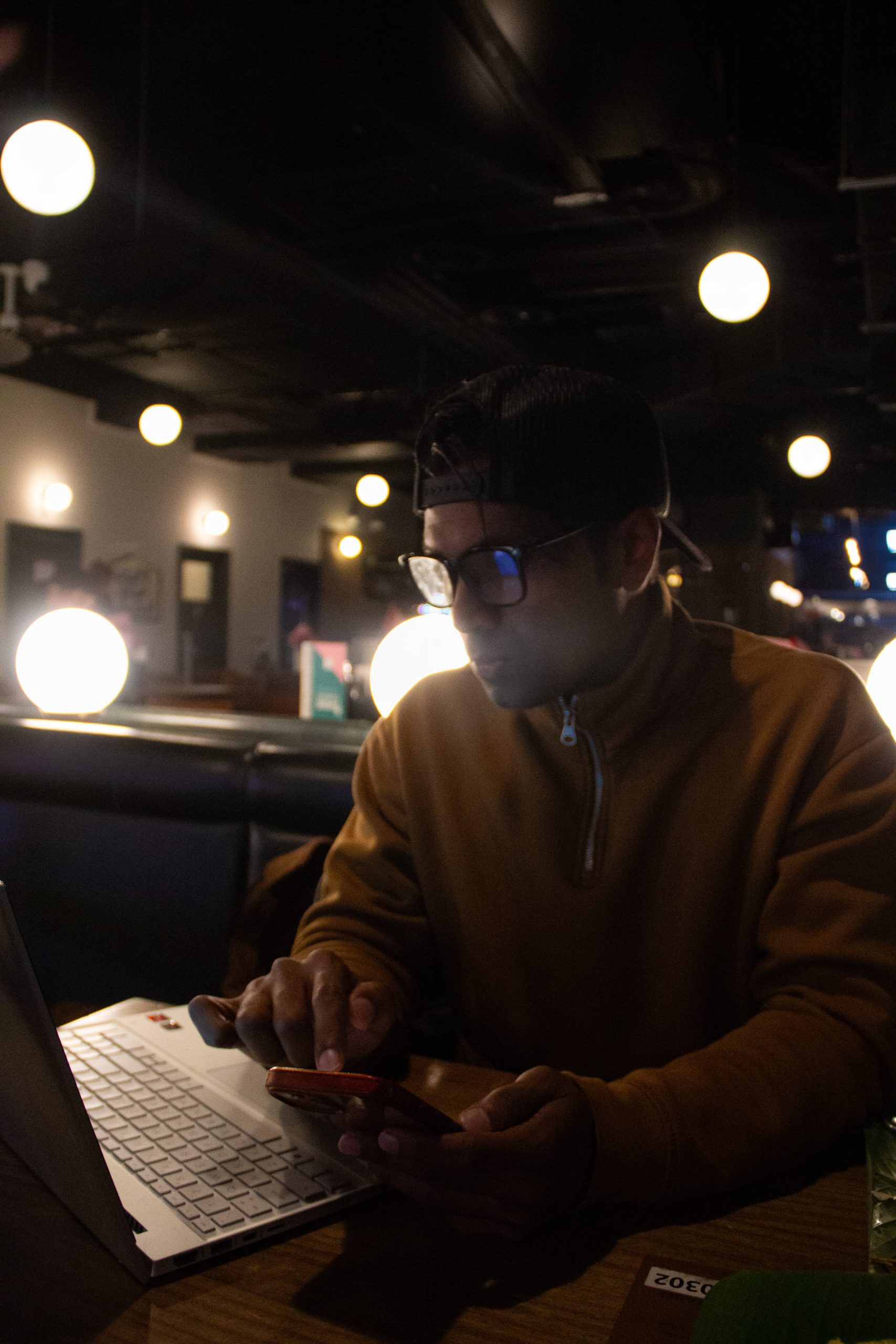 Fernando-Raymond-blogging