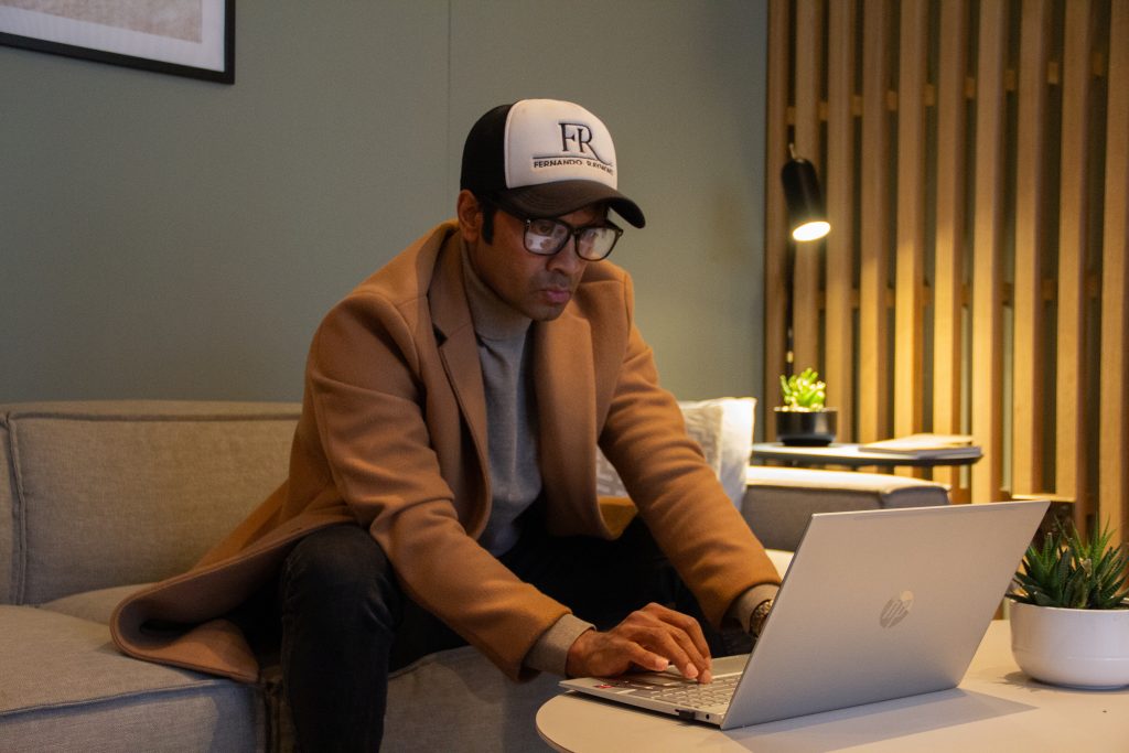 Fernando-Raymond-Blogging-at-Zedwell-Greenwich