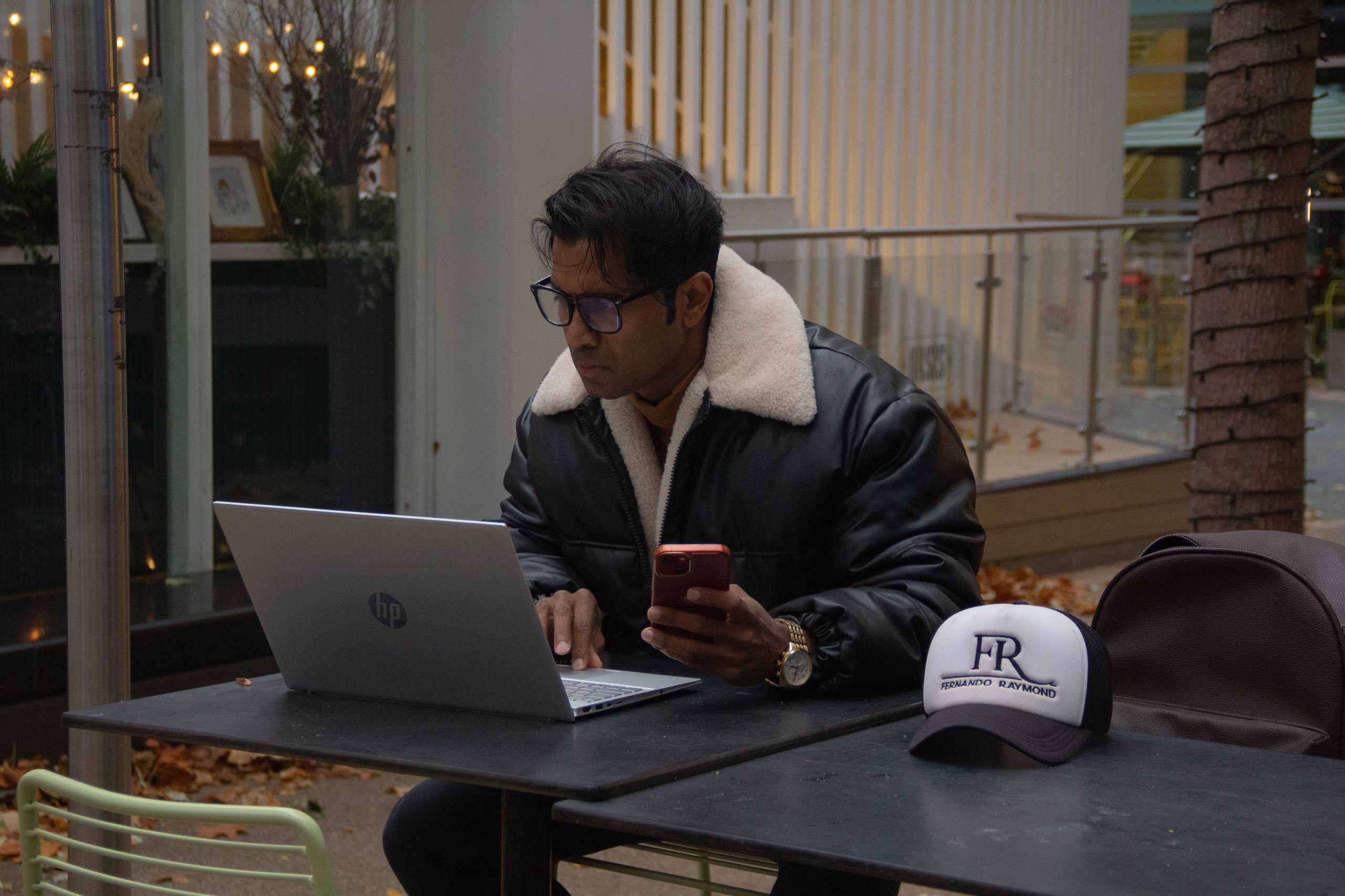 Fernando-Raymond-in-Canary-Wharf-working-remotely